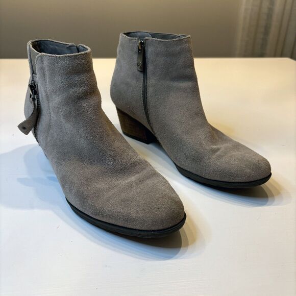Blondo Women's‎ Grey Suede Leather Waterproof 2" Block Heel Booties US Size 9 M - Picture 1 of 12